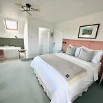 Bed and Breakfast Thistledown