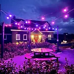 Thistledown Bed and Breakfast 4*